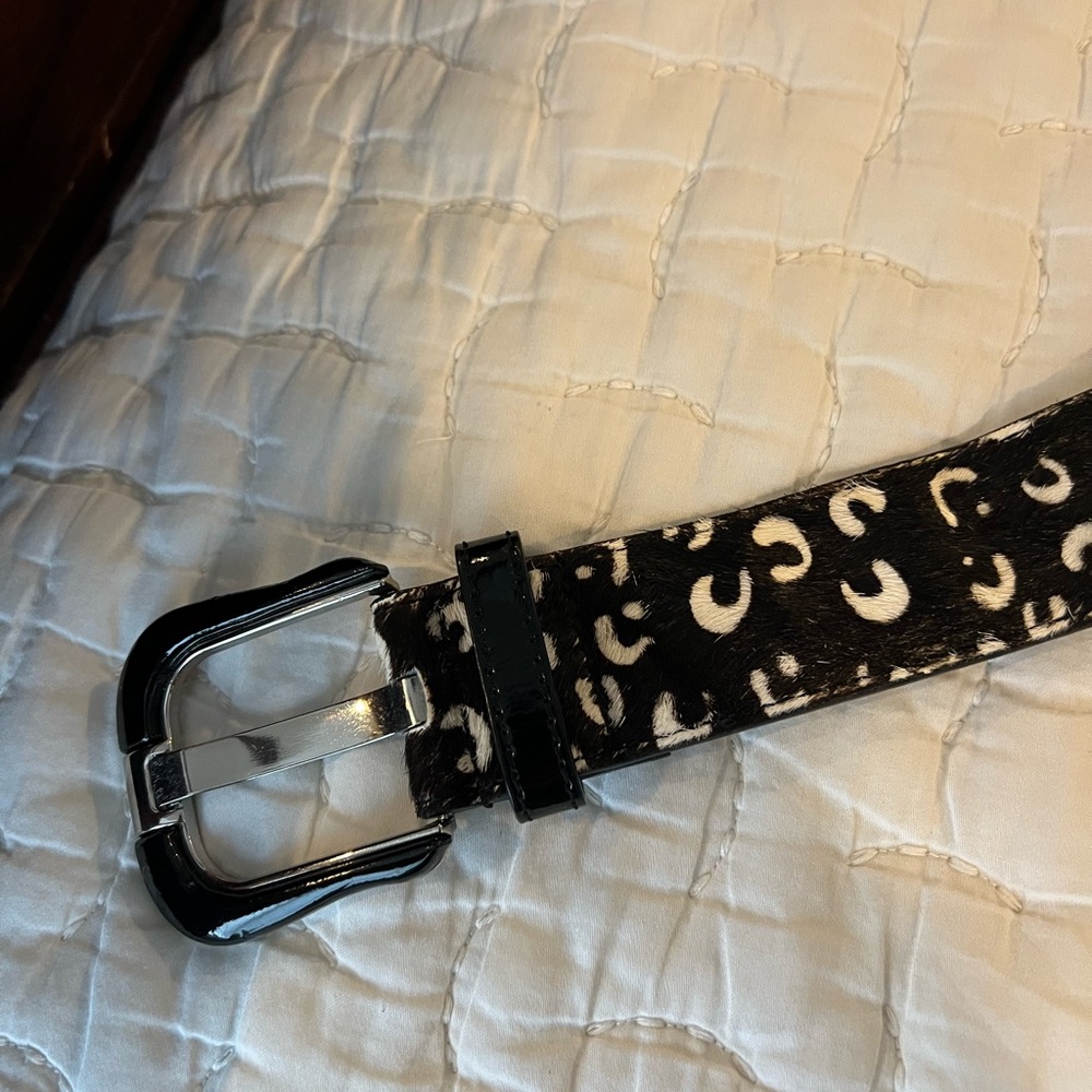 Black and White Animal Print Belt. Womens size L